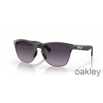 Sluneční brýle Oakley Frogskins Lite Prizm s šedým přechodem a matným černým rámem