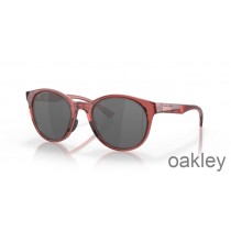 Oakley Spindrift Prisma Sonnenbrille mit polarisierten Gläsern und beerigem Rahmen, Schwarz