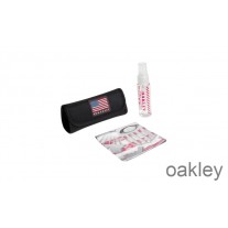 Occhiali da sole con kit per la pulizia delle lenti della bandiera Oakley USA