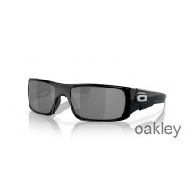 Oakley krukas zwarte iridium lenzen gepolijst zwart frame zonnebril